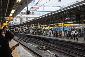 Gleis in Shinjuku - mit dem Japan Rail Pass durchs Land Gleis in Shinjuku - mit dem Japan Rail Pass durchs Land